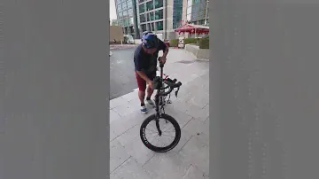 DAHON FOLDING BIKES 1 FOLDS AND GO ❤️🚴‍♂️ #dahonbikes #cycling #cyclist #exercisebike #bicyclelife